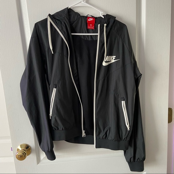 Nike Jackets & Blazers - Nike Women’s Windbreaker